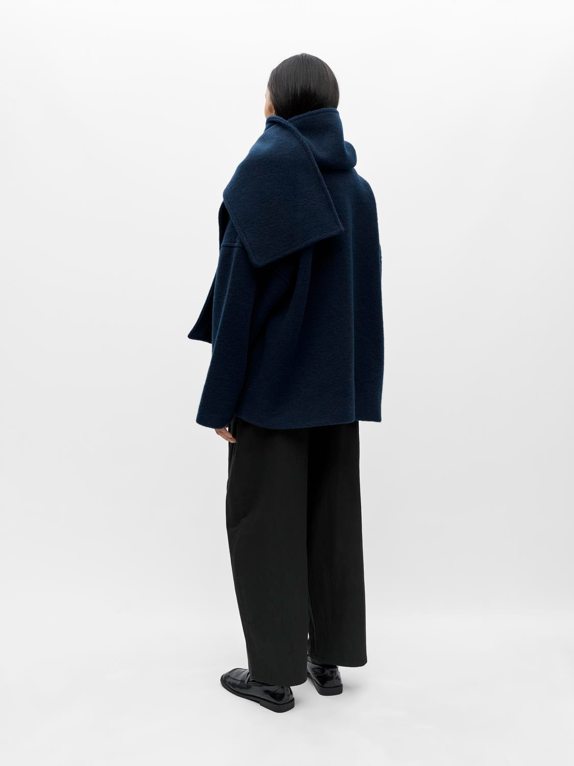 model_shot-back